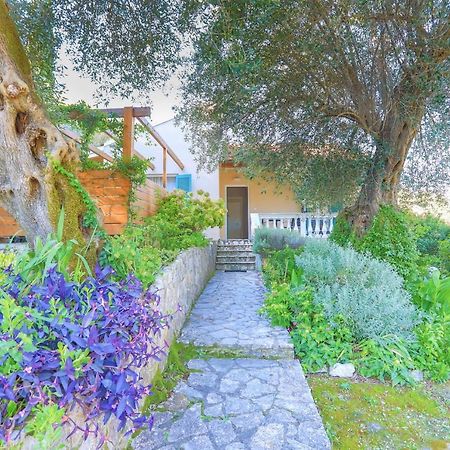 Villa Kiki Agios Spyridon  Ngoại thất bức ảnh